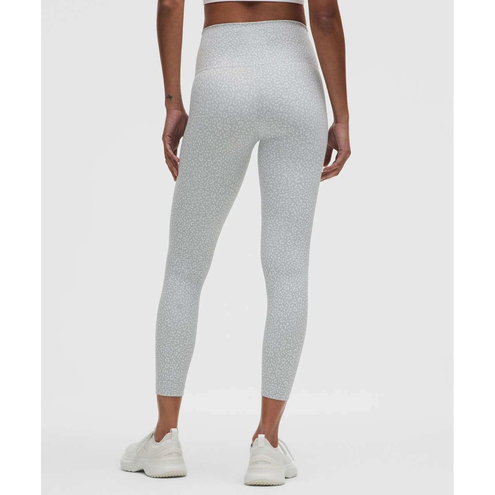 Lululemon Wunder Train High-Rise 25" - Size 0 - Leopard Daisy Starlight Multi - Picture 2 of 5